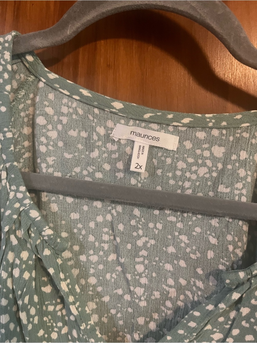 Maurices Mint Green Dot V-Neck Peasant Blouse Boho 2x EUC - Picture 2 of 6